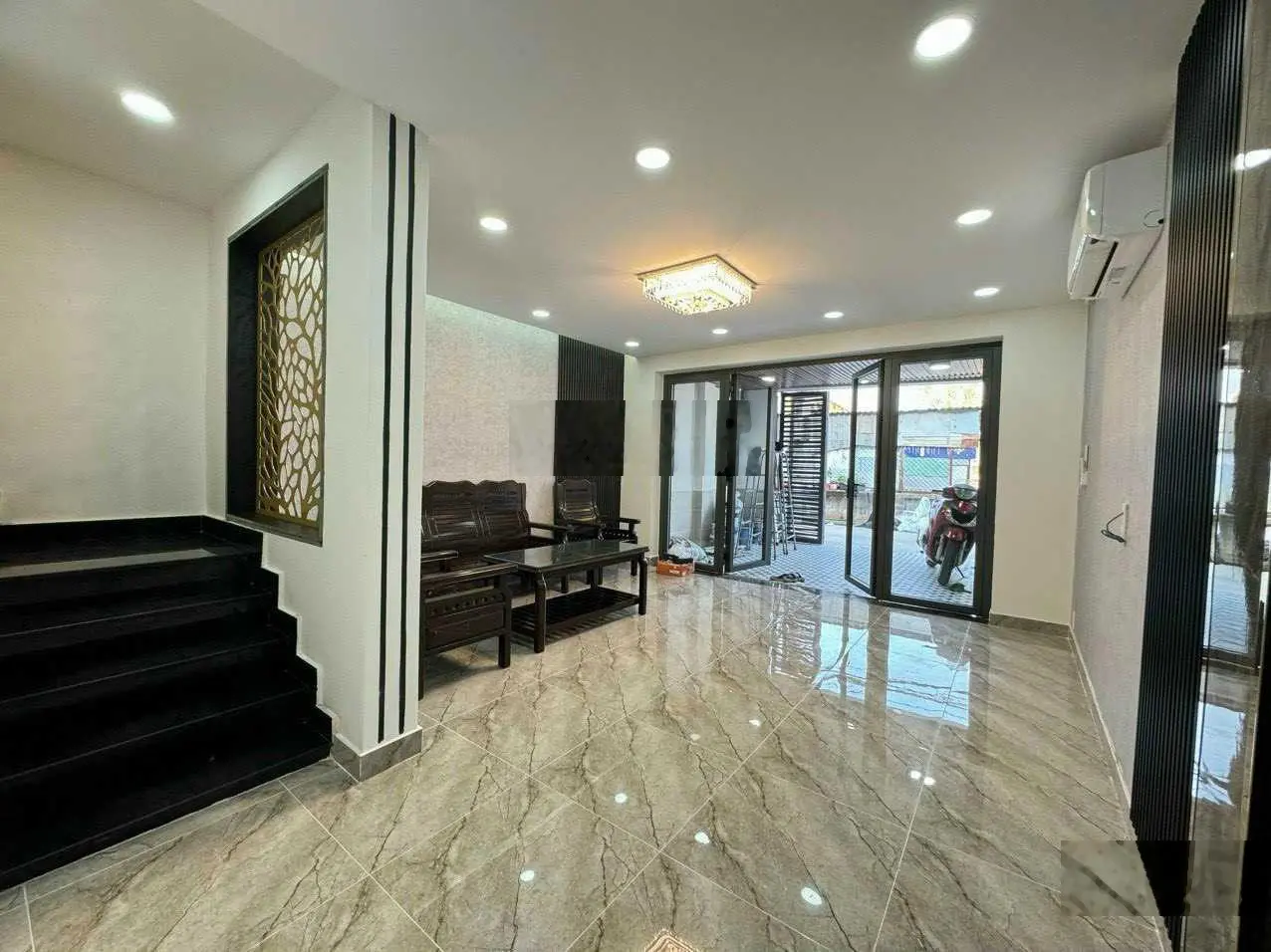 5tỷ490 - 4.5*13m - hẻm 5m - xe hơi vào nhà - Nguyễn Thị Thập ND, Q. 7