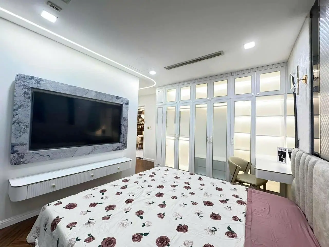 Chủ cần tiền bán gấp căn 4pn nhà mới làm xong chưa kịp ở mới 100%. bao đẹp bao tốt