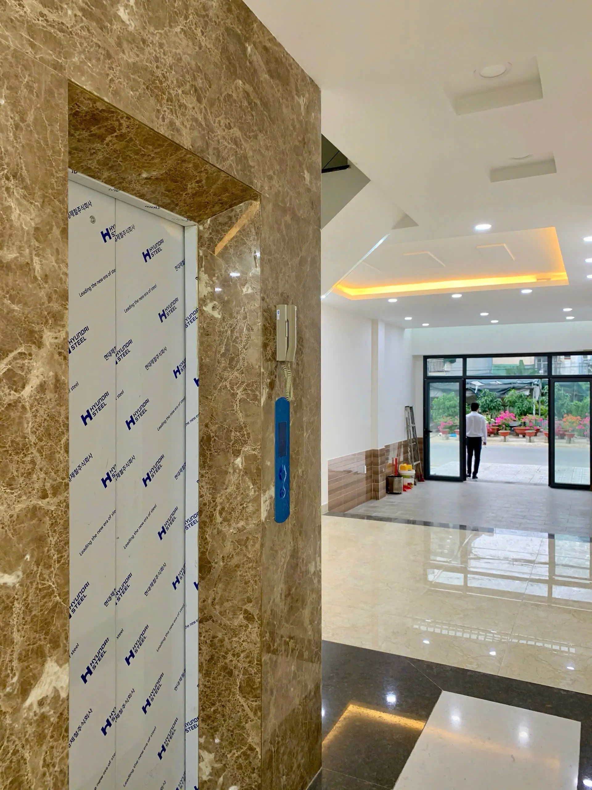 Bán nhà phố 4 tầng (4x20m) có thang máy MT đường Phú Thuận Quận 7 giá 17 tỷ LH: 0917 796 *** Phương