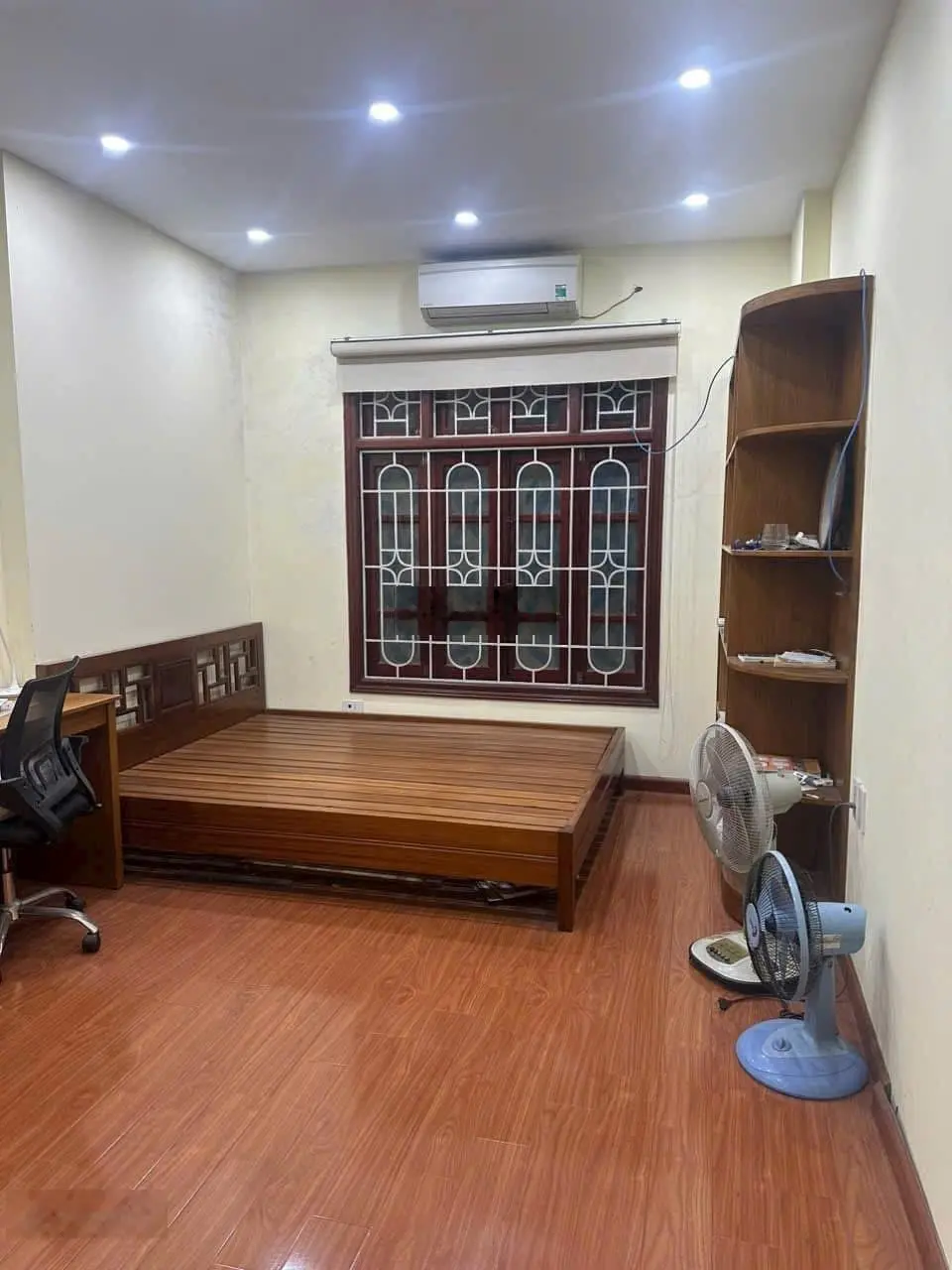 Bán nhà dân xây - ngõ 255 Cầu Giấy - DT 35mx 5T - ngõ rộng thông - gần oto - giá 7.2 tỷ