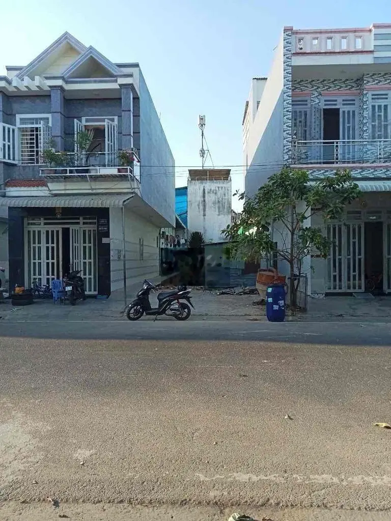 Bán đất Vsip 1, đường D26, gần 22:12, vị trí kinh doanh được dt 150m2