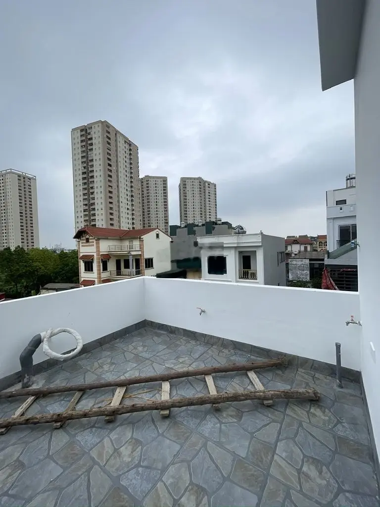 Bán nhà Thạch Bàn 45m2 x 5 tầng ngõ 2,5m cách 100m ra bãi gửi xe ô tô