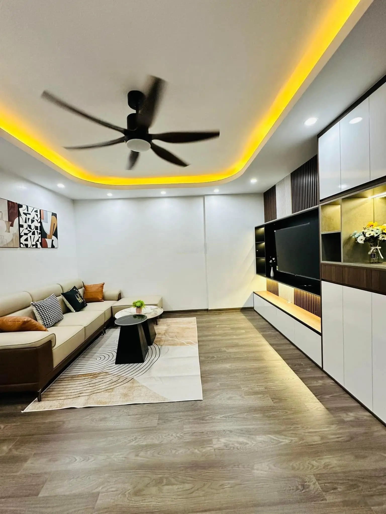 Cần bán chung cư CT4A1 Linh Đàm căn góc 2 mặt thoáng