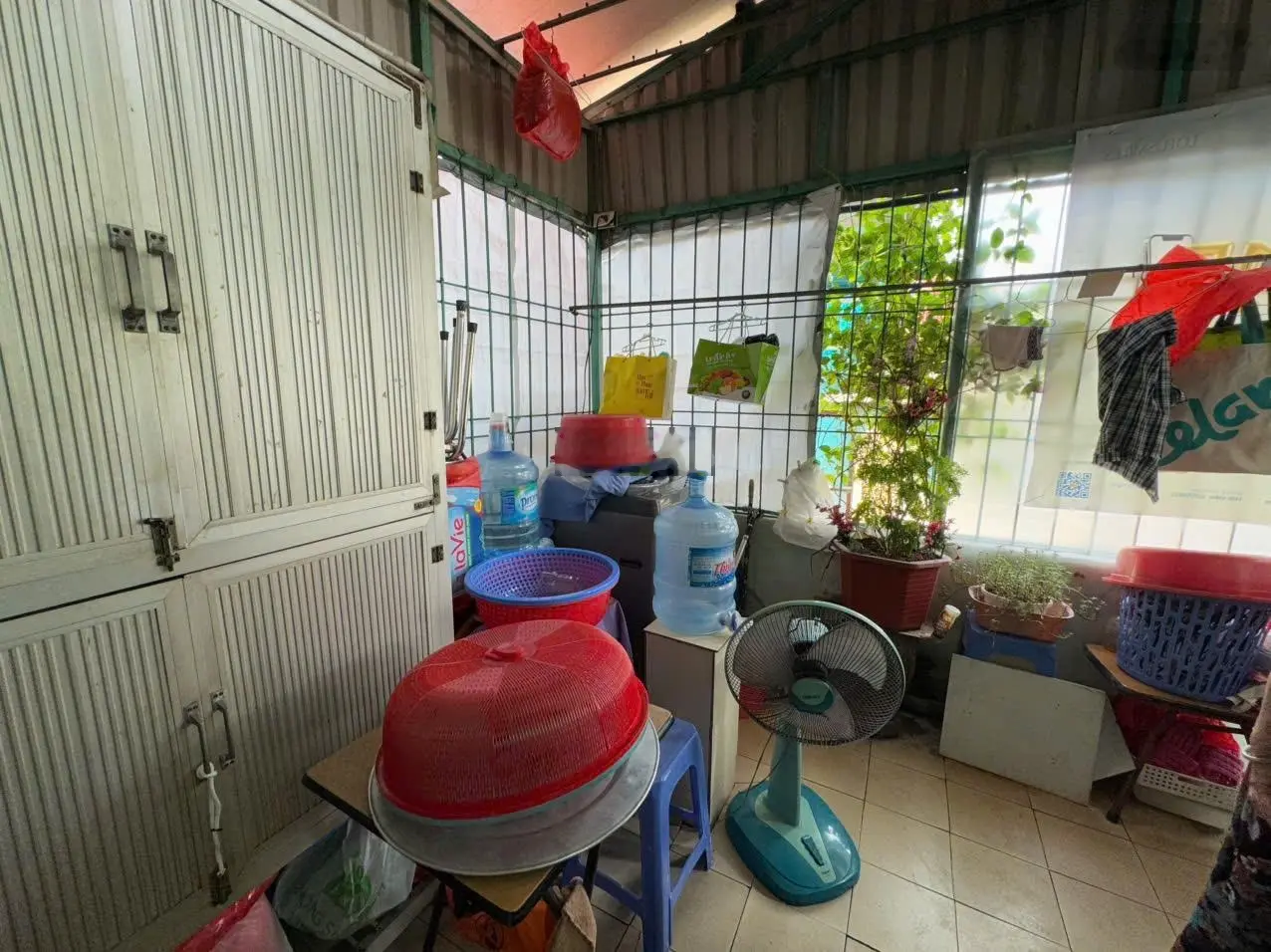 Bán gấp nhà trung tâm Đống Đa, 2 mặt ngõ, 10 bước ra phố, sổ riêng, giá mềm 3,5 tỷ!