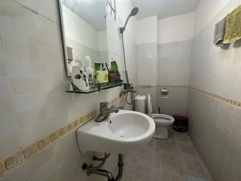 Bán nhà phố Thạch Cầu, Long Biên - DT 180m2 x 3 tầng, MT 15m, giá 9.2 tỷ