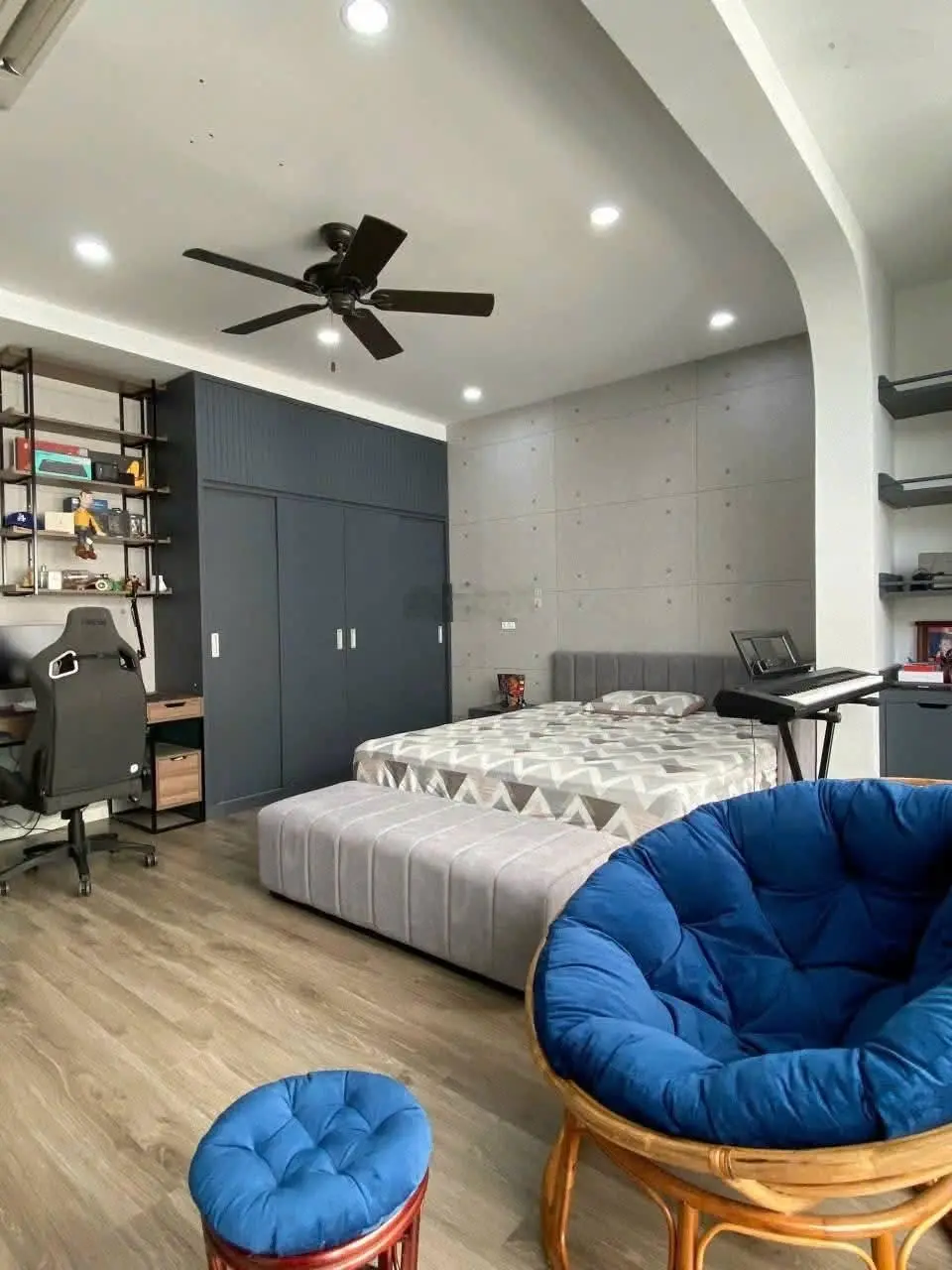 Biệt Phủ Hồ Tây -Nghi Tàm -Xuân Diệu - Phân Lô Víp -Ô Tô Tránh -100M X 5 Tầng MT 9M -Giá Hơn 30 tỷ