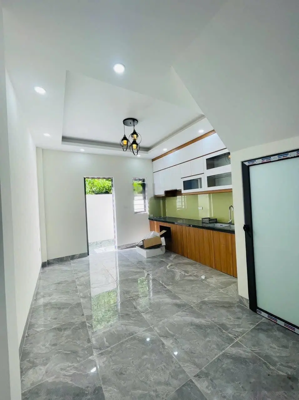Nhà 3 mặt thoáng ngõ cực kì rộng, xây 4 tầng, ngay gần trường cấp 1 c2-Giá rẻ vô địch chỉ 2.7x tỉ
