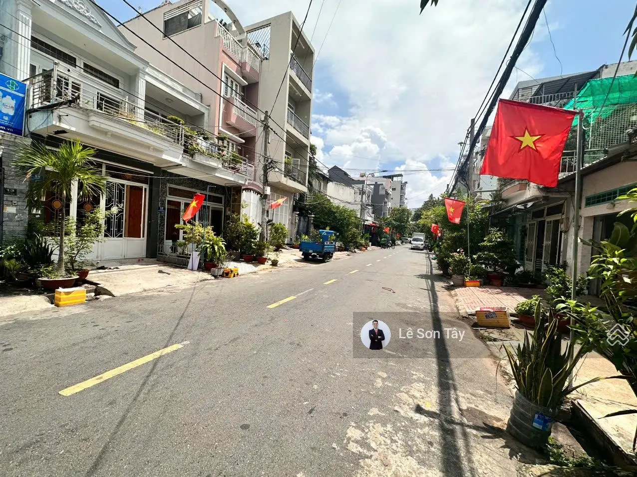 Hàng hiếm! Bán nhà nát MT 55 đường số 21 Tân Quy Quận 7. DT: 3,55m x 15m. Giá: 8,86 tỷ TL