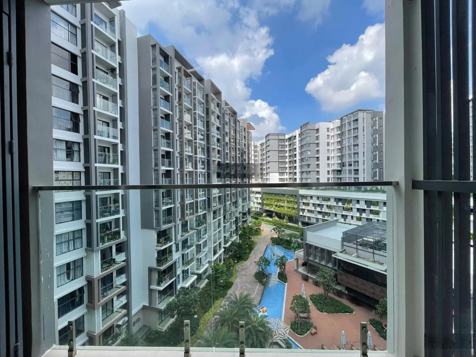 Bán căn 2PN 96m2 Diamond Brilliant, view hồ bơi clubhouse, giá 5.6 tỷ bao hết, NTCB, tầng đẹp