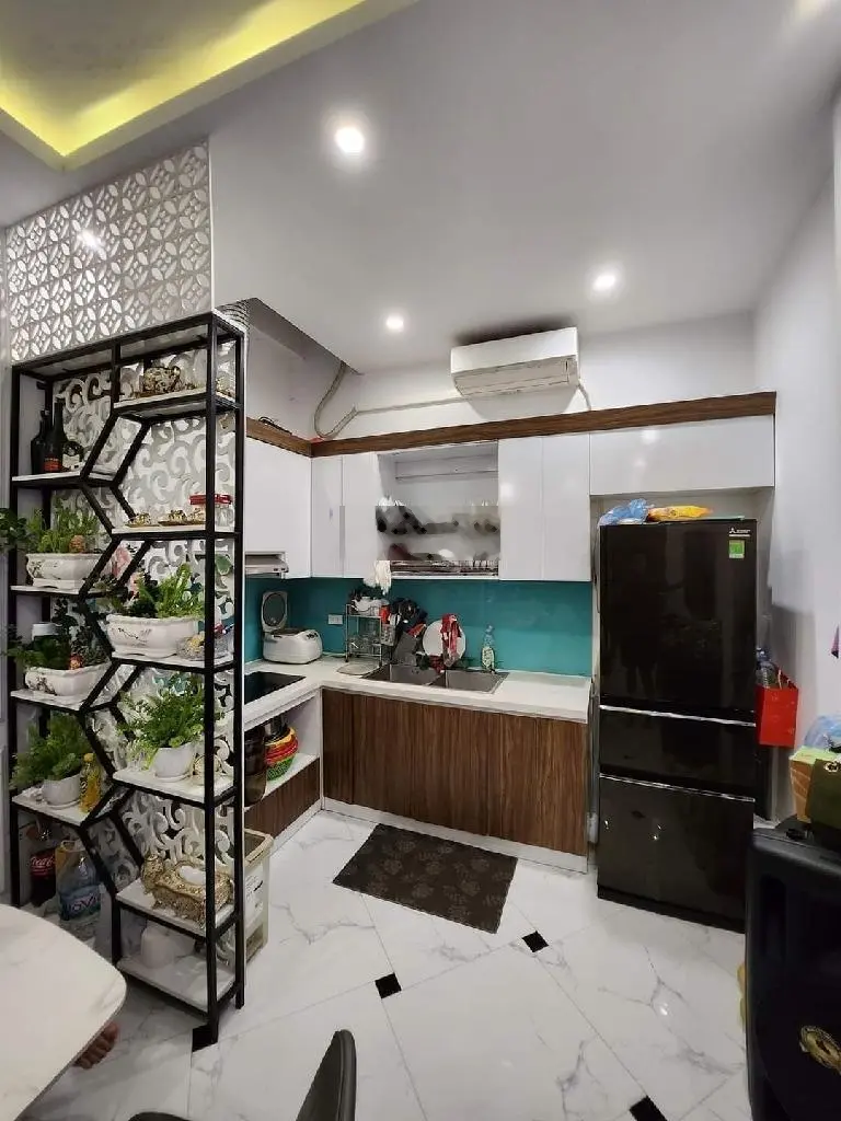 Bán nhà đẹp Quốc Tử Giám, Đống Đa, gần phố DT 34m2 x5 tầng, MT 4.3m giá: 6.45 tỷ TL