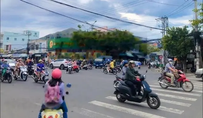 TÀU NHANH ,ĐẨY VỘI LÔ ĐẤT 167m2 Trong khu Bàu Cạn ,Đường Vào Sân Bay- Cạnh Chợ Phước Hòa.1TỶ620