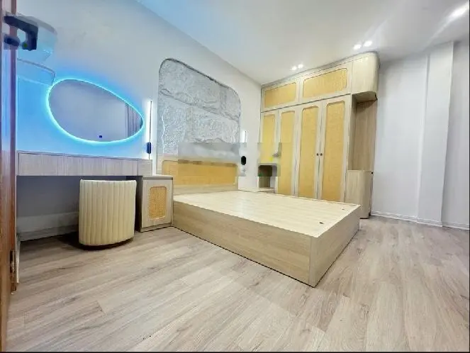 Nhà phố Giáp Bát - Lô góc - cách đường ô tô 15m - sổ nở hậu