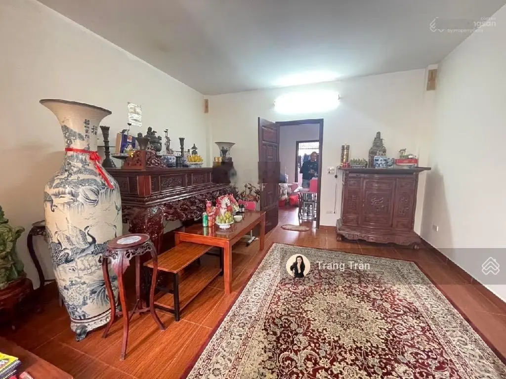 Phân lô Trần Quốc Hoàn, 53m2 nhà đẹp, mặt tiền 4.5m, 2 ô tô tránh trước cửa, 17 tỷ, LH 0973 355 ***
