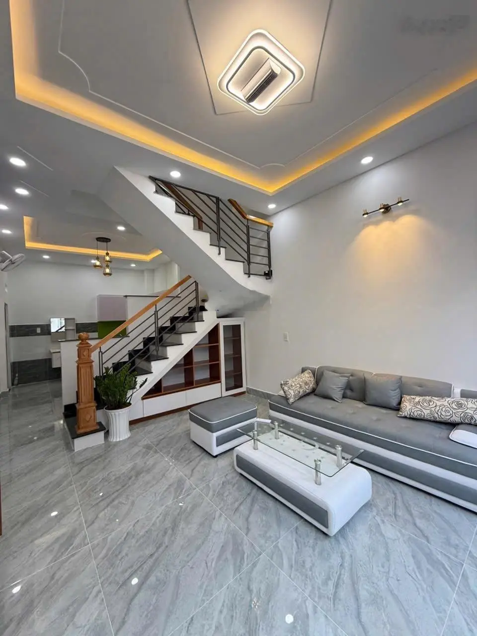 Bán nhà 4x10 m, nở hậu 6m, liền kề Gò vấp, vị trí trung tâm sầm uất nhất Q12.
