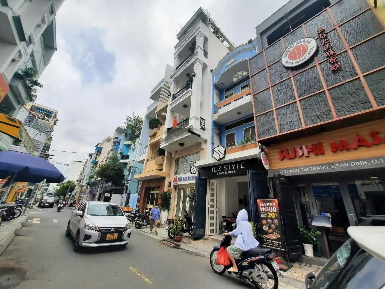 Hàng ngon! Bán nhà 52 Thạch Thị Thanh Quận 1, 4 x 17m 4 tầng HĐT 50tr/tháng giá 26,6 tỷ