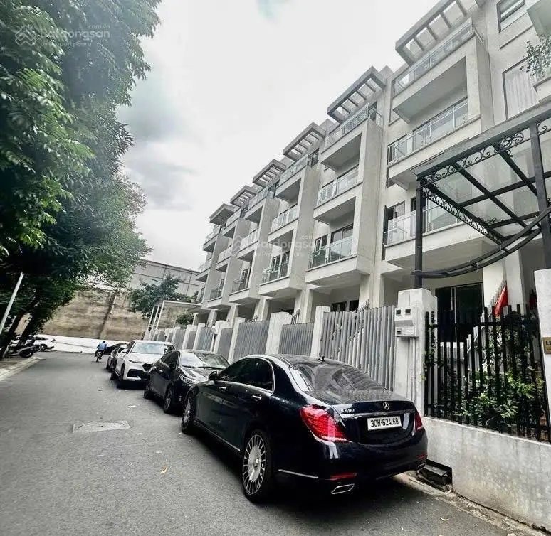 Nhà liền kề quận Thanh Xuân 130m2, (5 nổi + 1 hầm), thang máy, 2 ô tô để trong nhà