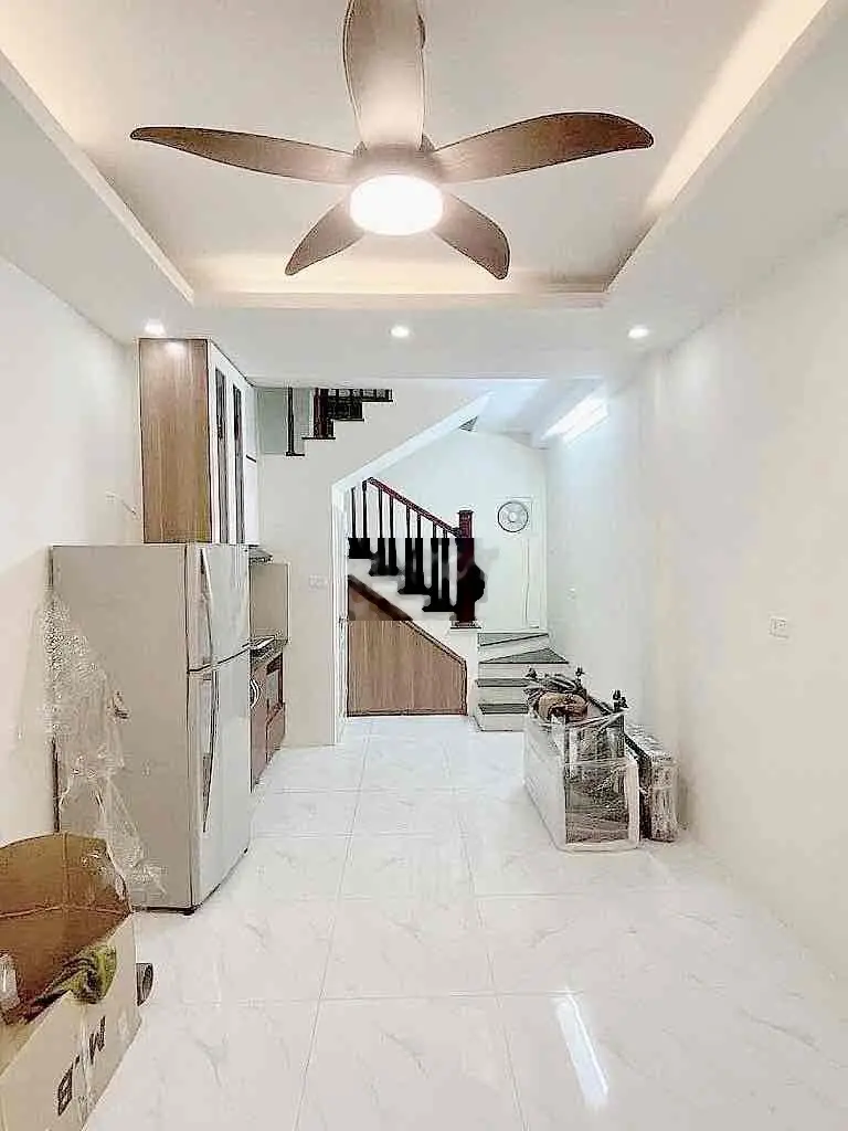 Ngõ 193 Phú Diễn , 5 tầng mới koong , trước nhà rộng 3m , Giá Hiếm 5,3