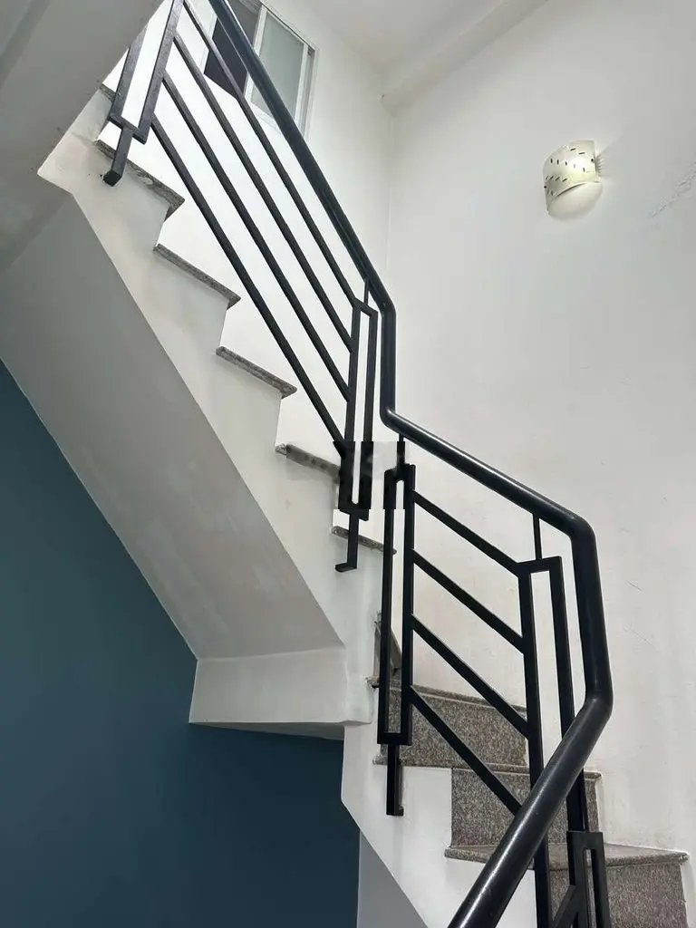 XE HƠI ĐẬU CỬA, 37M2, 4 TẦNG, HẺM THÔNG TÙM LUM, CẦN BÁN GẤP GIẢM 1,1T