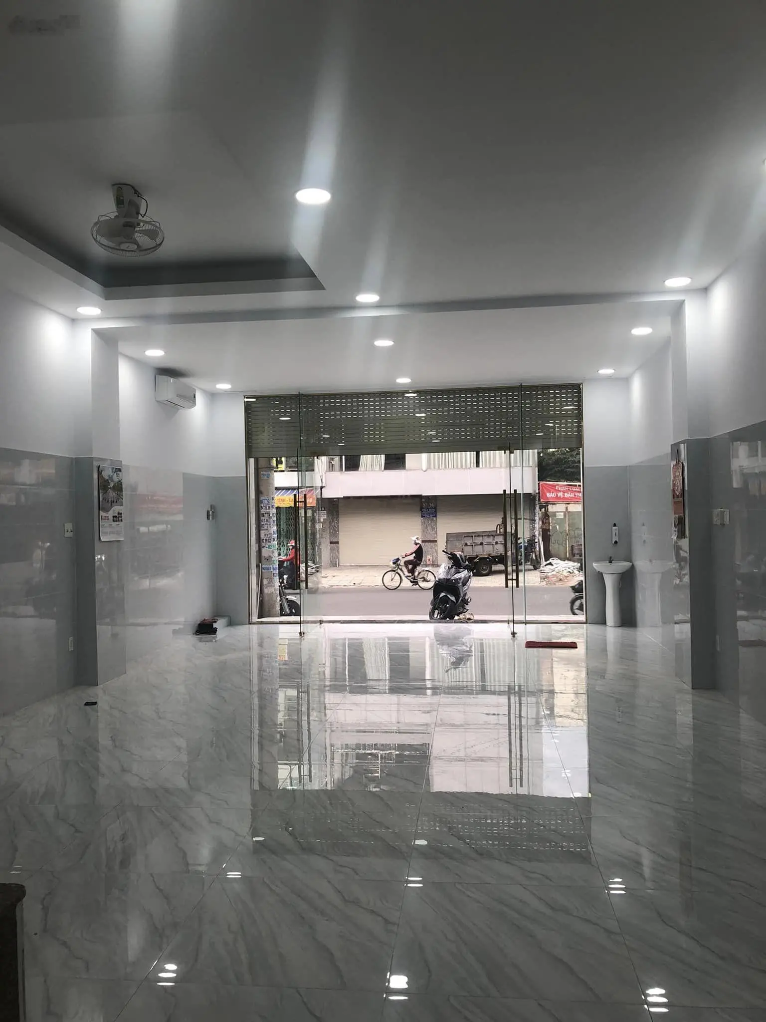Bán nhà khu Tên Lửa, MT đường Số 4, P. Bình Trị Đông B, 6 x 22m, 4.5 tấm, giá 23.9 tỷ.