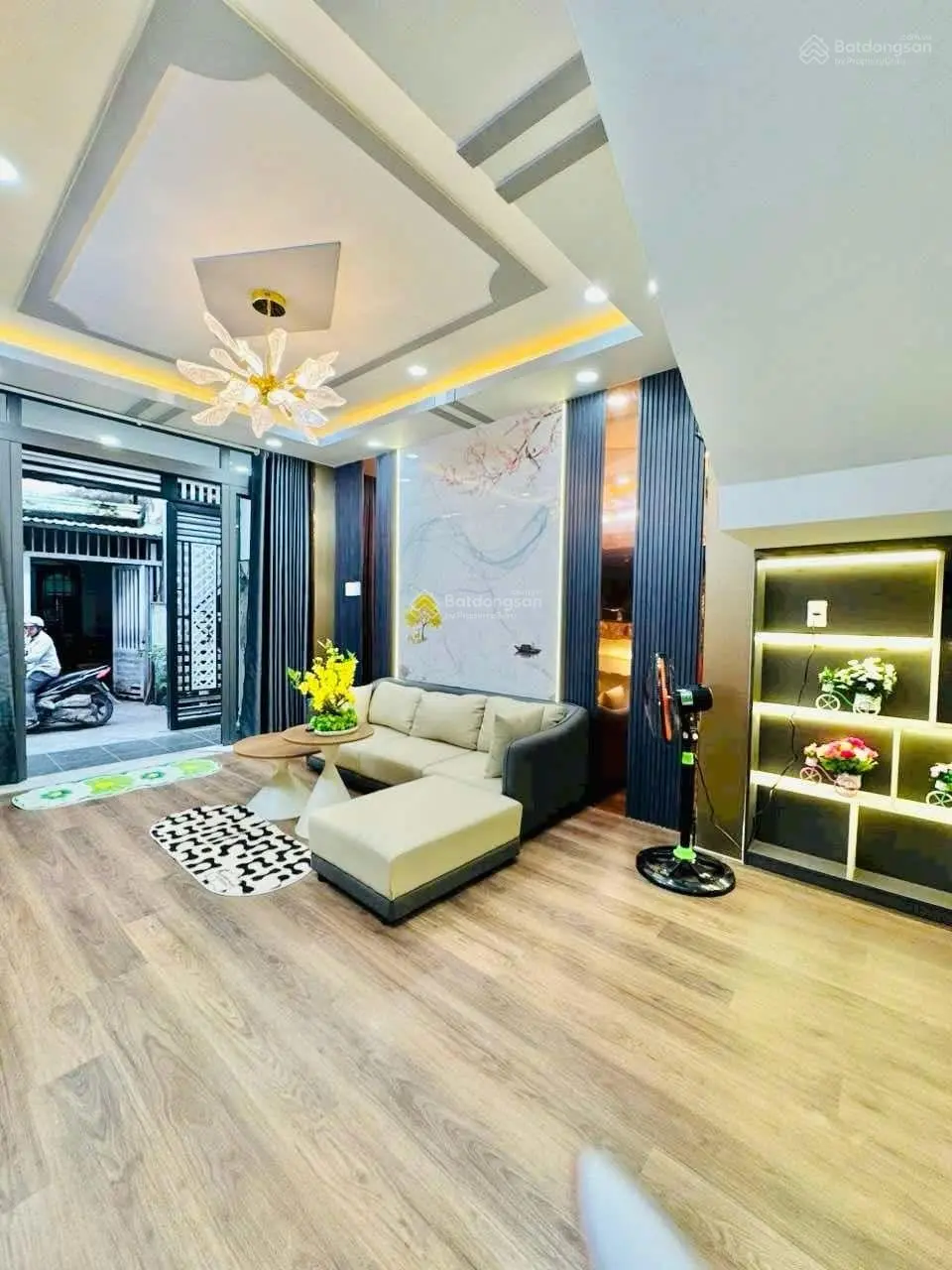 Bán nhà đẹp, ngay Emart 2 Phan Huy Ích GV - Ô Tô 1 Trục- Nhà Mới Full Nội Thất- 3 PN- 50m2