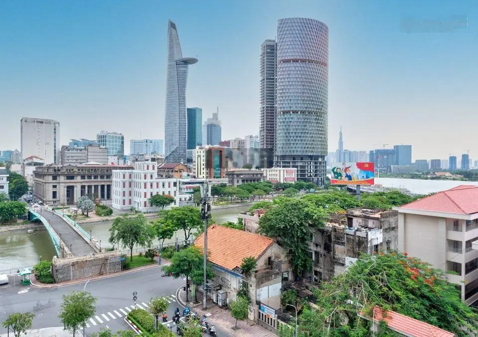 Saigon Royal - Bán căn hộ 2PN view sông, full nội thất. Liên hệ 0909 791 ***