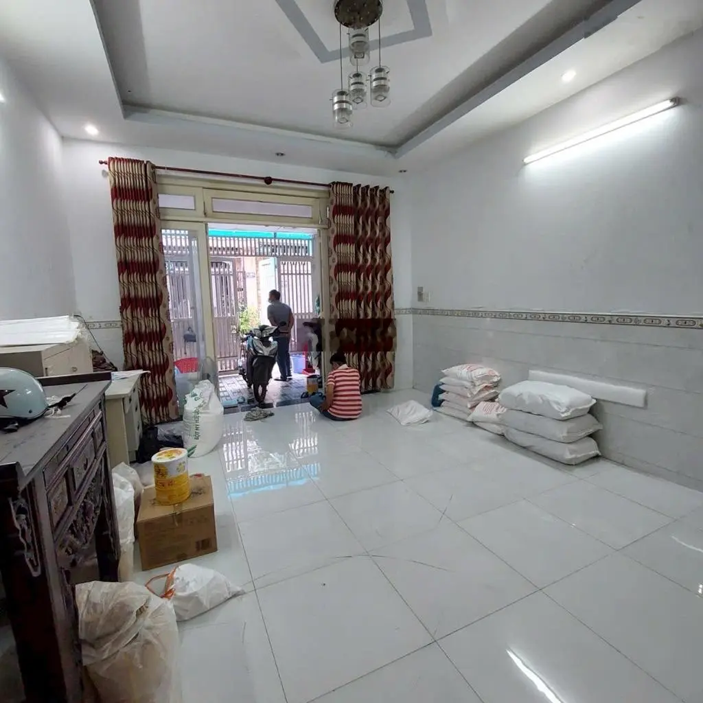 Giảm 1,2 tỷ - Hẻm xe hơi - 2 Tầng - 4,3M x 19M - Ngay coop mart - Gần Trường Chinh, Ga metro số 2