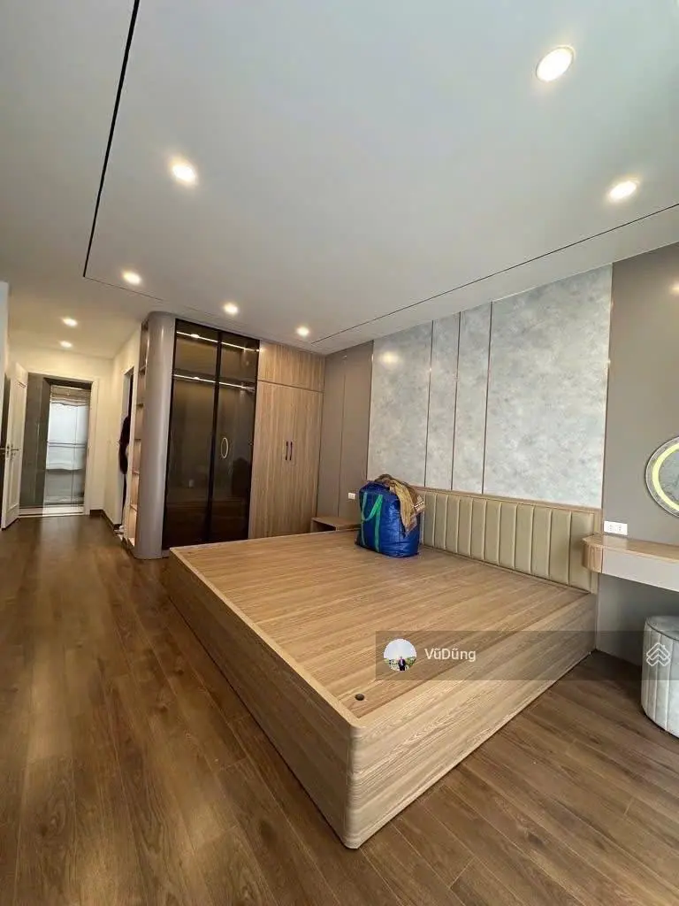 Bán nhà Bồ Đề, Long Biên Dt 62M2, 6 Tầng, Mặt tiền 4.2M, Gara, Thang máy, ô tô thông, Full nội