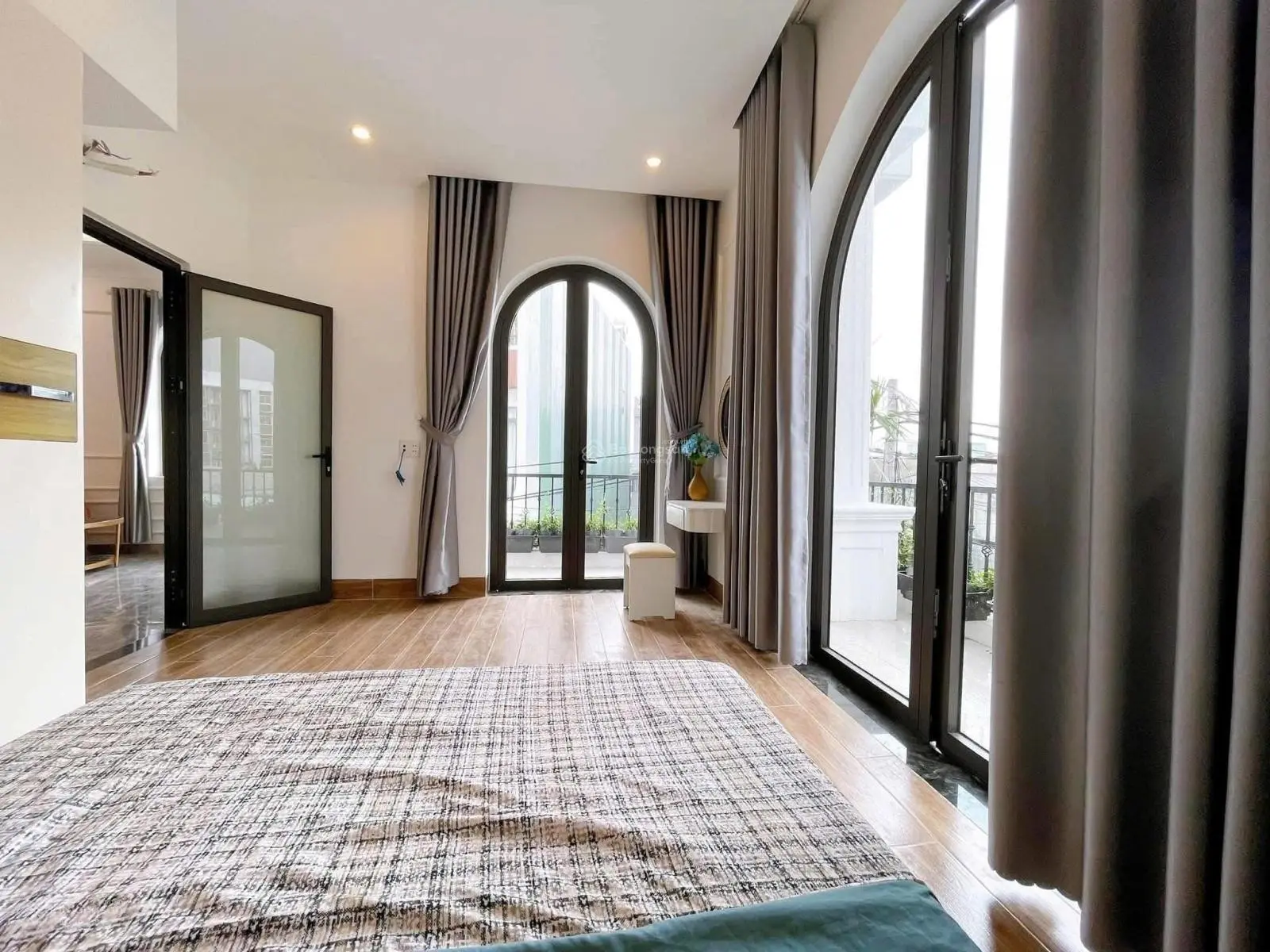 Cần bán biệt thự 2 mặt tiền kiệt gần trường Duy Tân, diện tích lớn 107m2, giá nhỉnh 4 tỷ