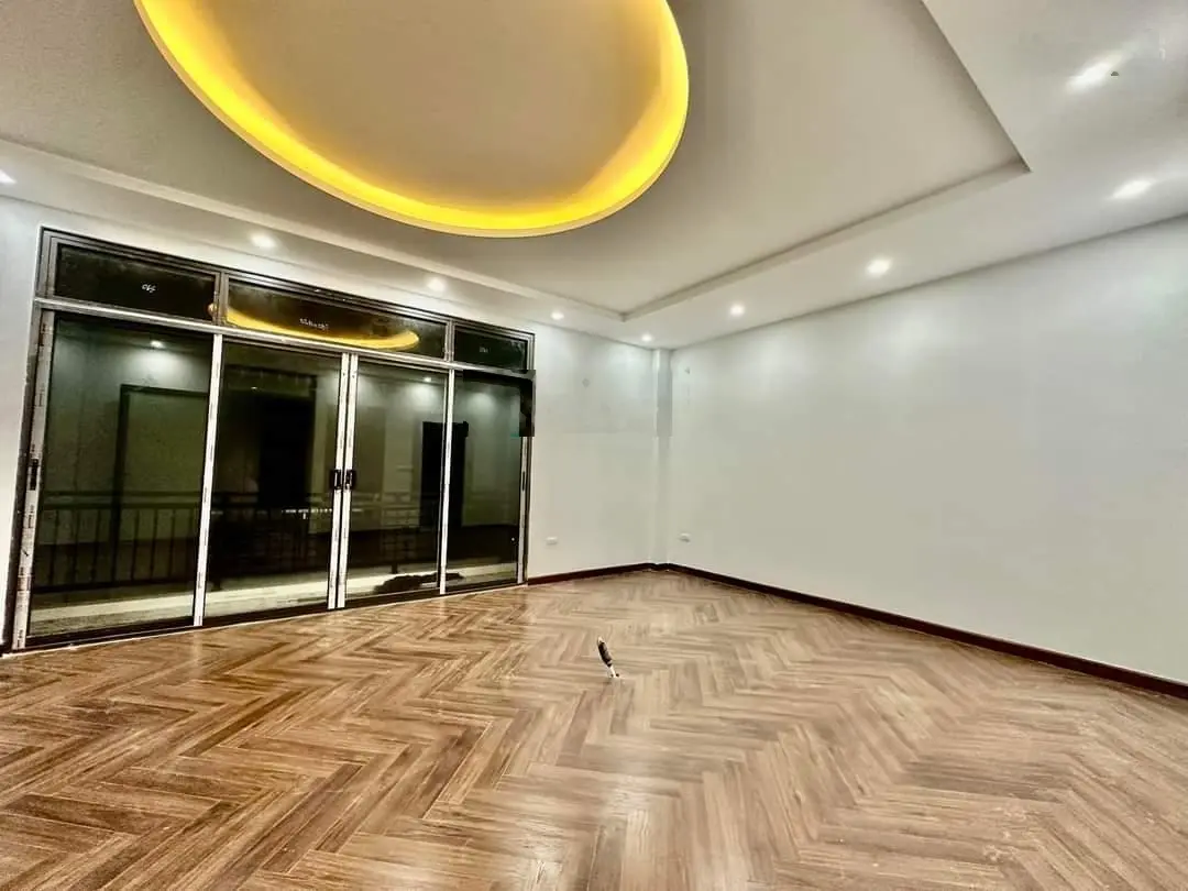 CHÍNH CHỦ BÁN NHÀ NGUYỄN VĂN CỪ - LONG BIÊN - PHÂN LÔ -GARA ÔTÔ - THANH MÁY- 135M*5T*MT8M*20 TỶ XÍU