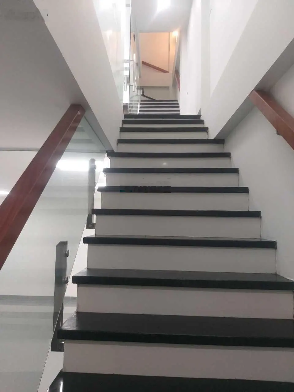 Khách Hàn Quốc về nước cần bán gấp căn góc chỉ 15 tỷ. Lh 0971 968 ***