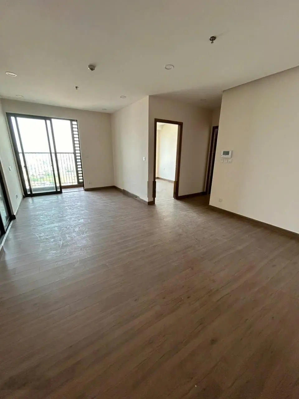 Bán căn hộ 2 phòng ngủ + 2 WC, 68 m2 nhà mới, có sổ giá tốt tại Ecopark