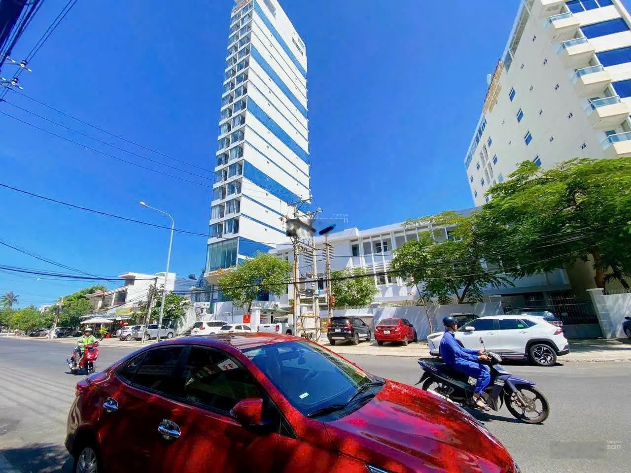Hạ giá 160 triệu/m2 vị trí cực đẹp - căn góc 2 mặt tiền đường Dã Tượng, cách biển Trần Phú chỉ 100m