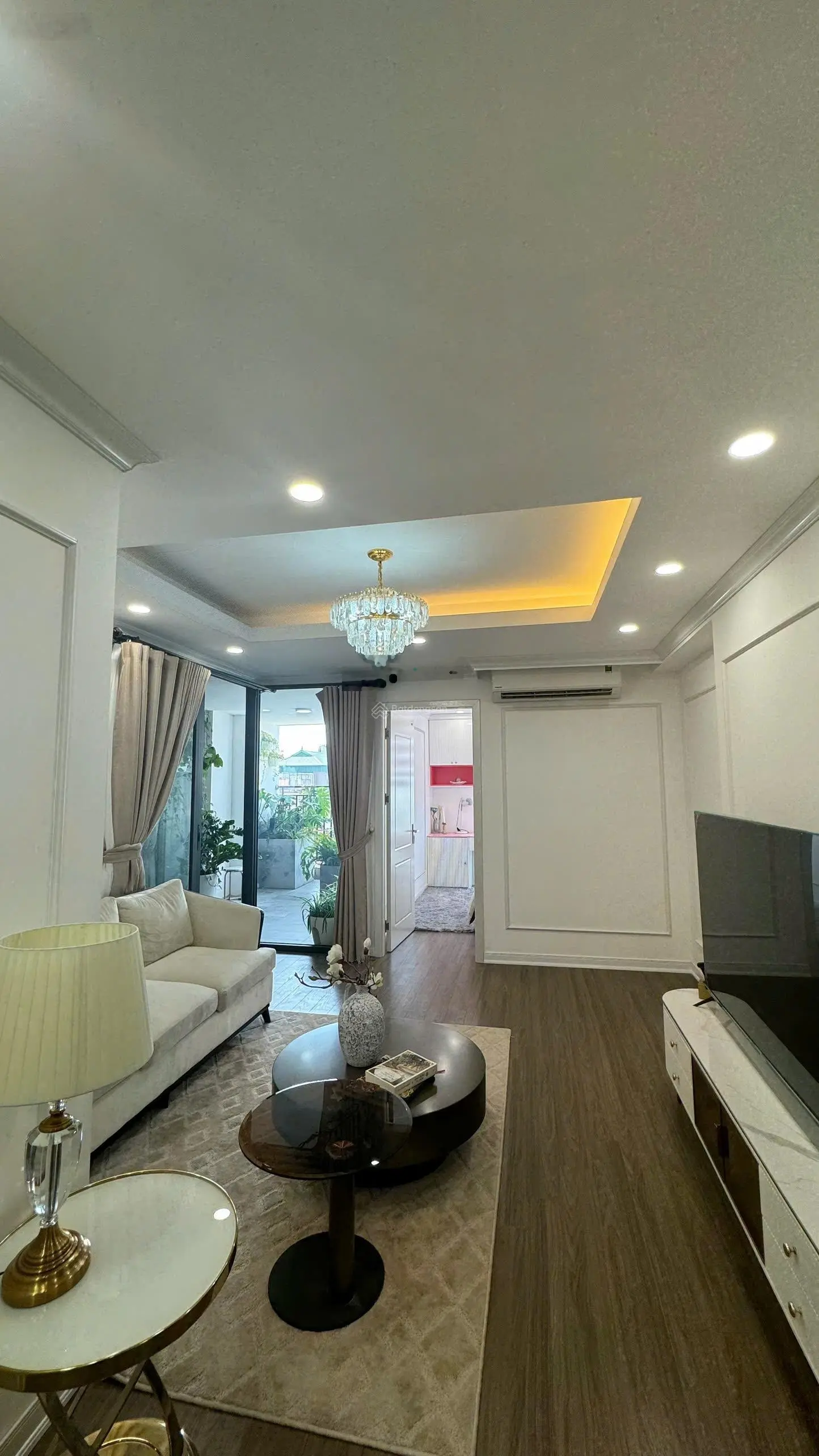 Cần bán tôi cần bán lại căn hộ 2PN/79m2 full nội thất cơ bản, trung tâm TP. Bắc Giang giá 26.2tr/m2