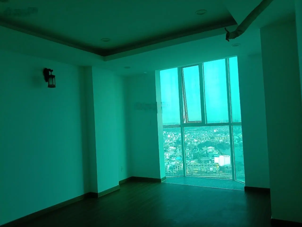 Bán lỗ 1 tỷ Penthouse Q6 210m2, giá chỉ 33tr/m2