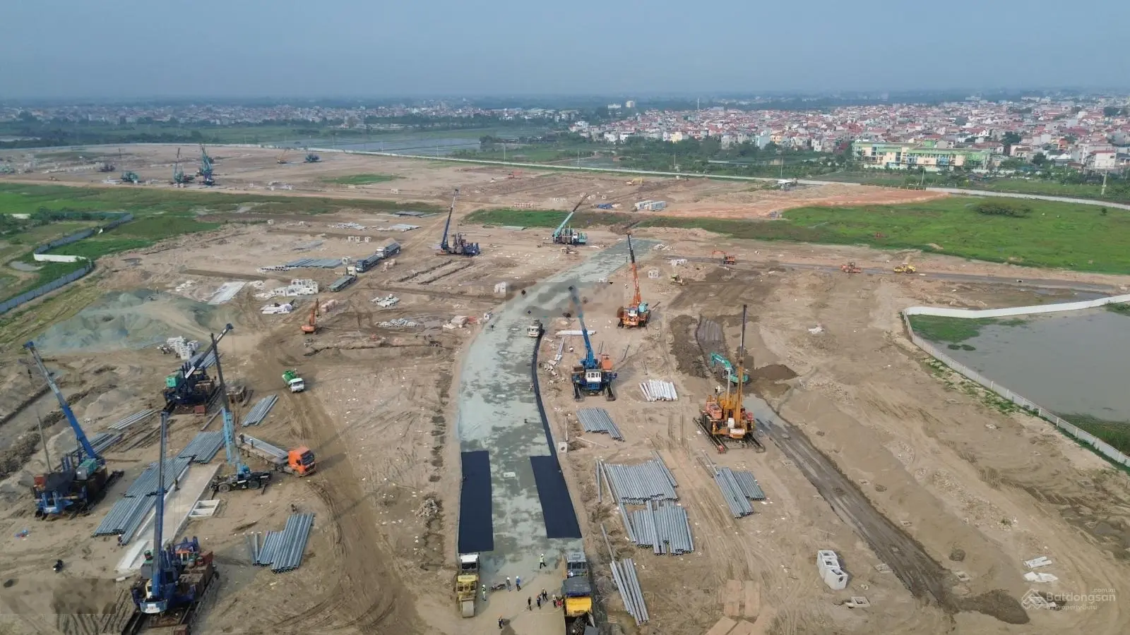 Cần bán biệt thự 158m2 hướng Đông Nam mát mẻ giá chỉ nhỉnh 132 triệu/m2 nhà 3,5 tầng thô