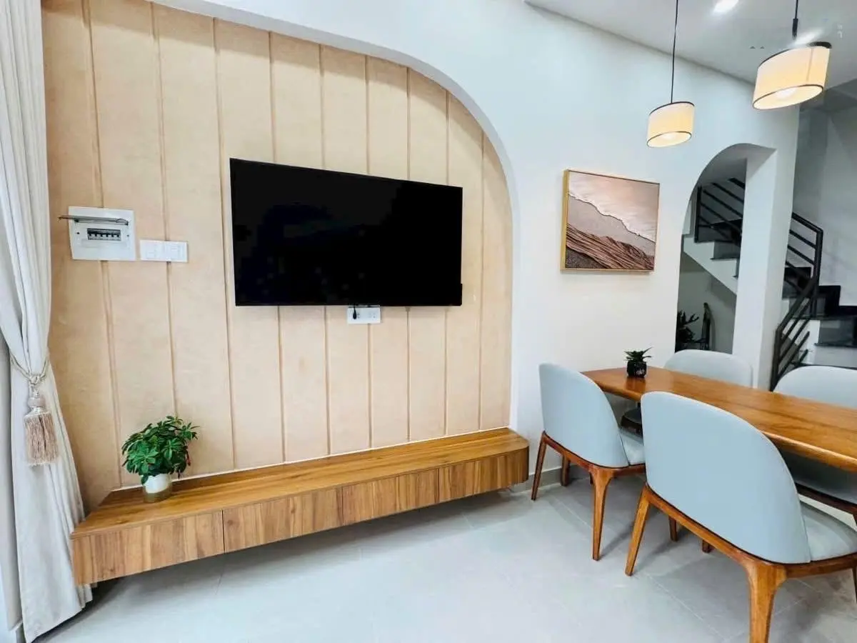 Cạnh chợ Bà Chiểu, đường Ngô Nhân Tịnh 36m2, giá 2tỷ090. Nhà sẵn sổ hoàn công