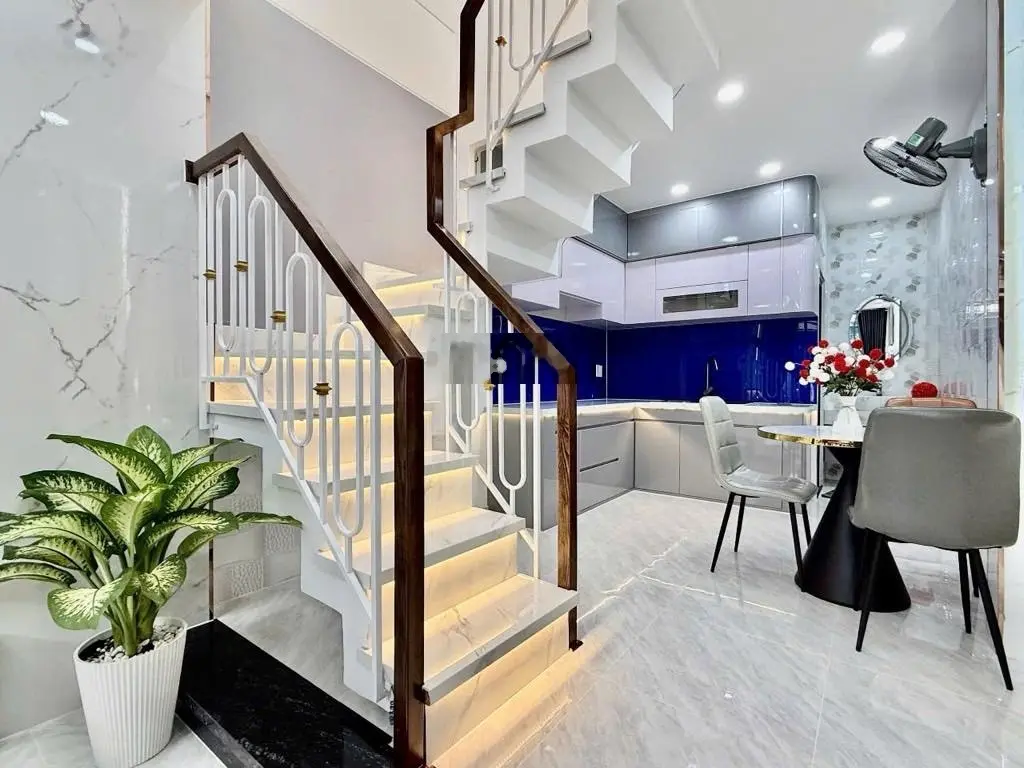 Gấp! Nhà 2 lầu full nội thất Nguyễn Văn Khối - Gò Vấp HXH chỉ 4.2 tỷ