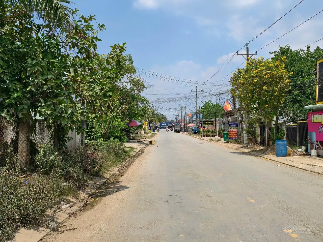 Cần bán nhà 761 m2 thổ cư mặt tiền ĐT 821 tại chợ, Đức Hòa, Long An giá rẻ