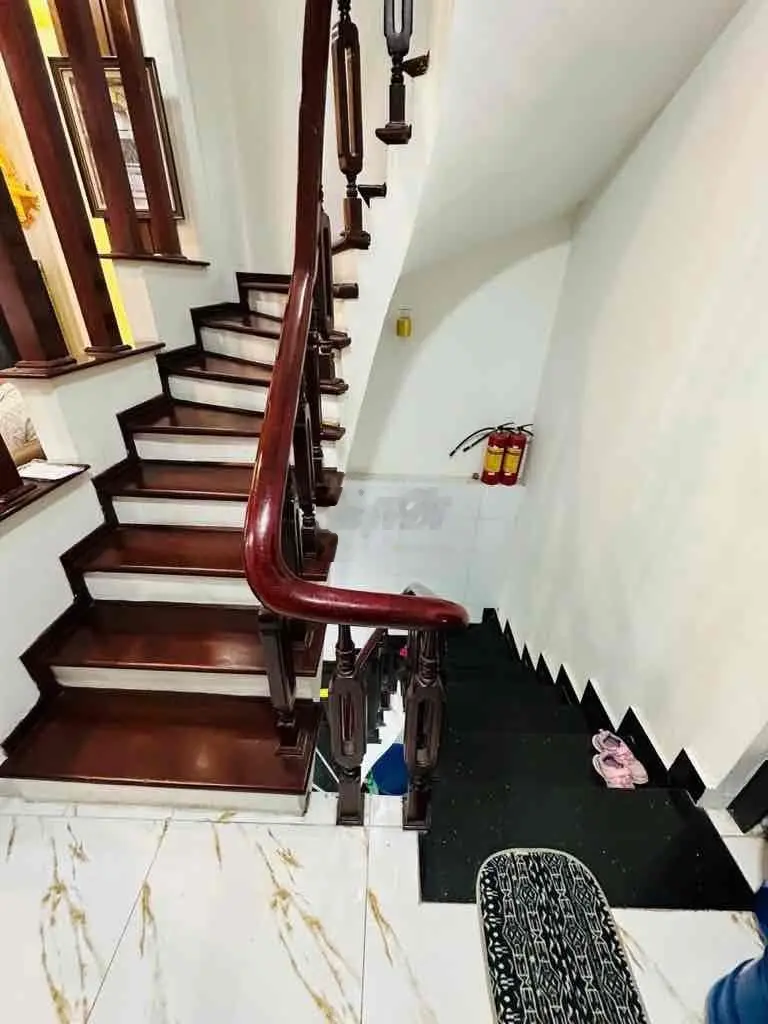 Đường láng 37m2 - ô tô đỗ cửa - kinh doanh - ngõ thông
