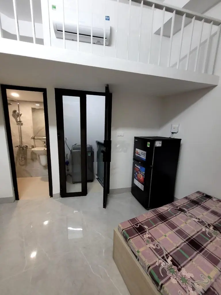 Gà đẻ trứng vàng. Cần bán nhà phố Lạc Long Quân 146m2,8T, 33P khép kín