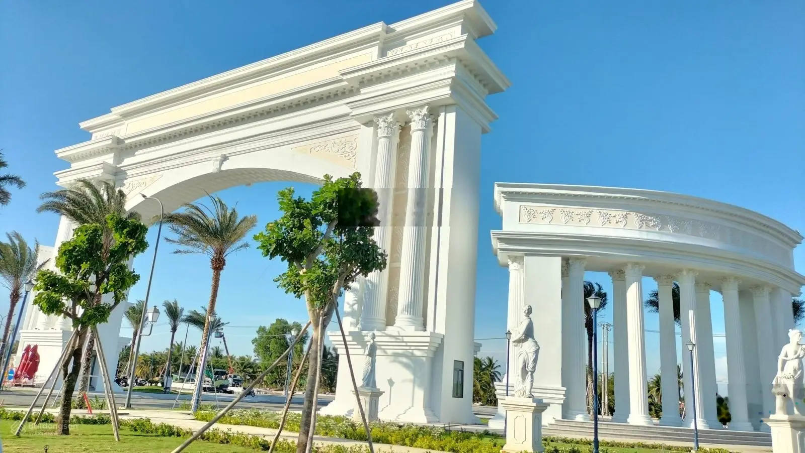 Duy nhất 1 căn góc 2 mặt tiền đường ngay trung tâm hành chính Thủ Thừa tiện ở và kinh doanh