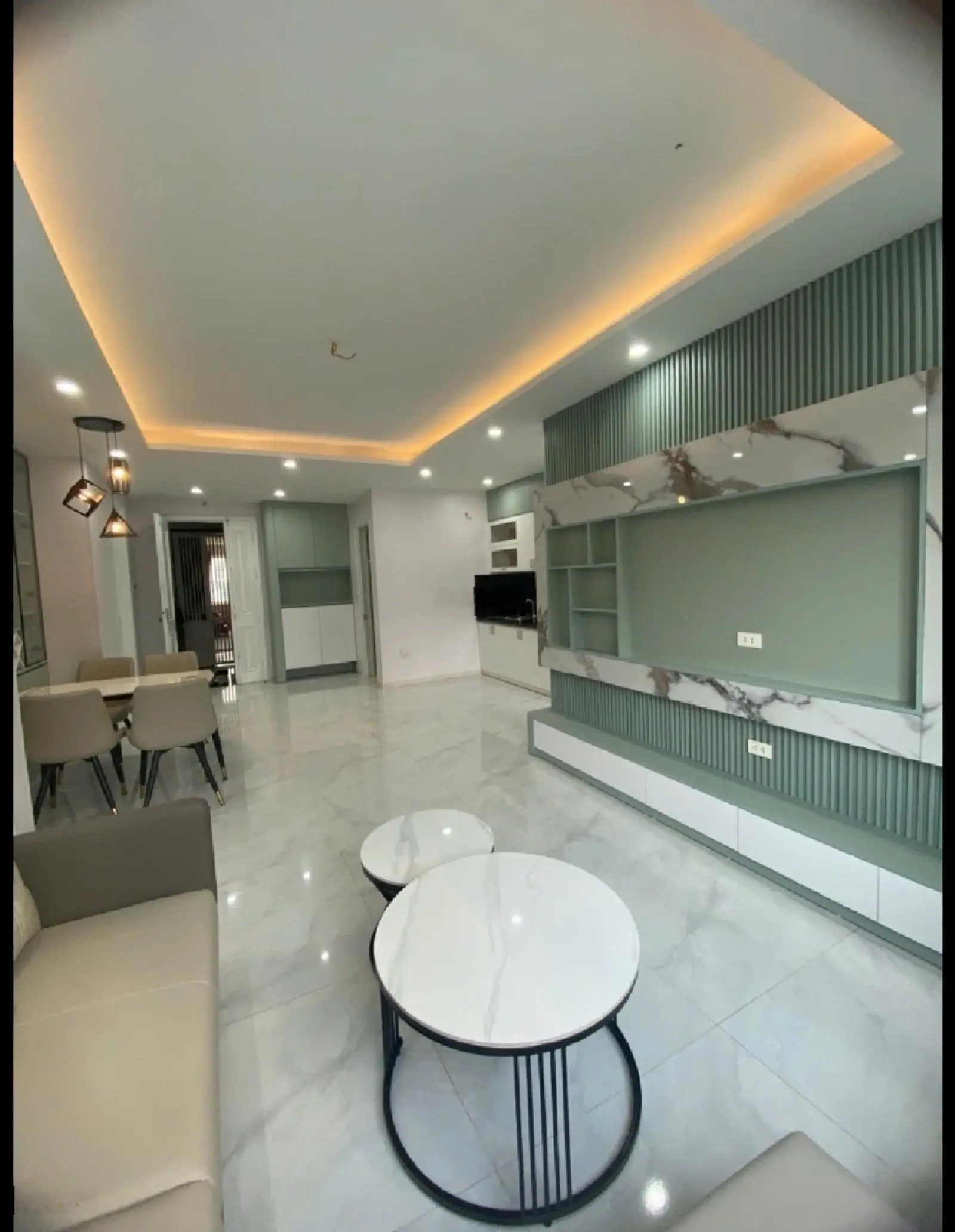 Bán chung cư thành phố giao lưu 77m2 , 2 phòng ngủ , nội thất mới ở ngay , giá 4,08 tỷ