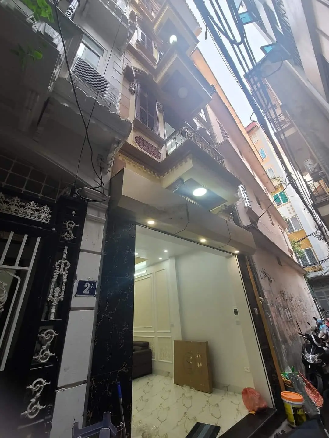Bán nhà ngõ 79 Cầu Giấy 42.3m2, 5 tầng, 6 phòng, mt 3.5m, chào 8.65 tỷ, ngõ thoáng, 3 gác, ở ngay