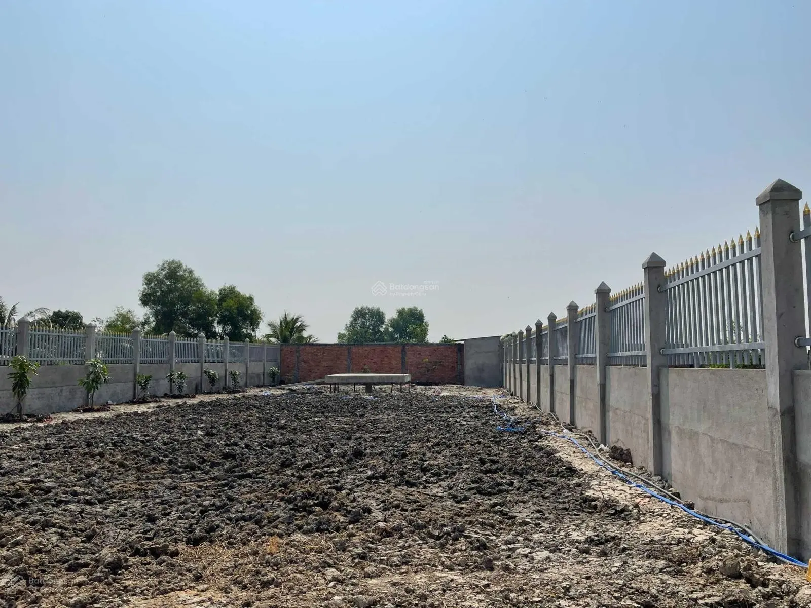 Đất làm nhà vườn thị trấn Cần Giuộc. Diện tích 500m2, đường xe hơi, giá rẻ, SHR