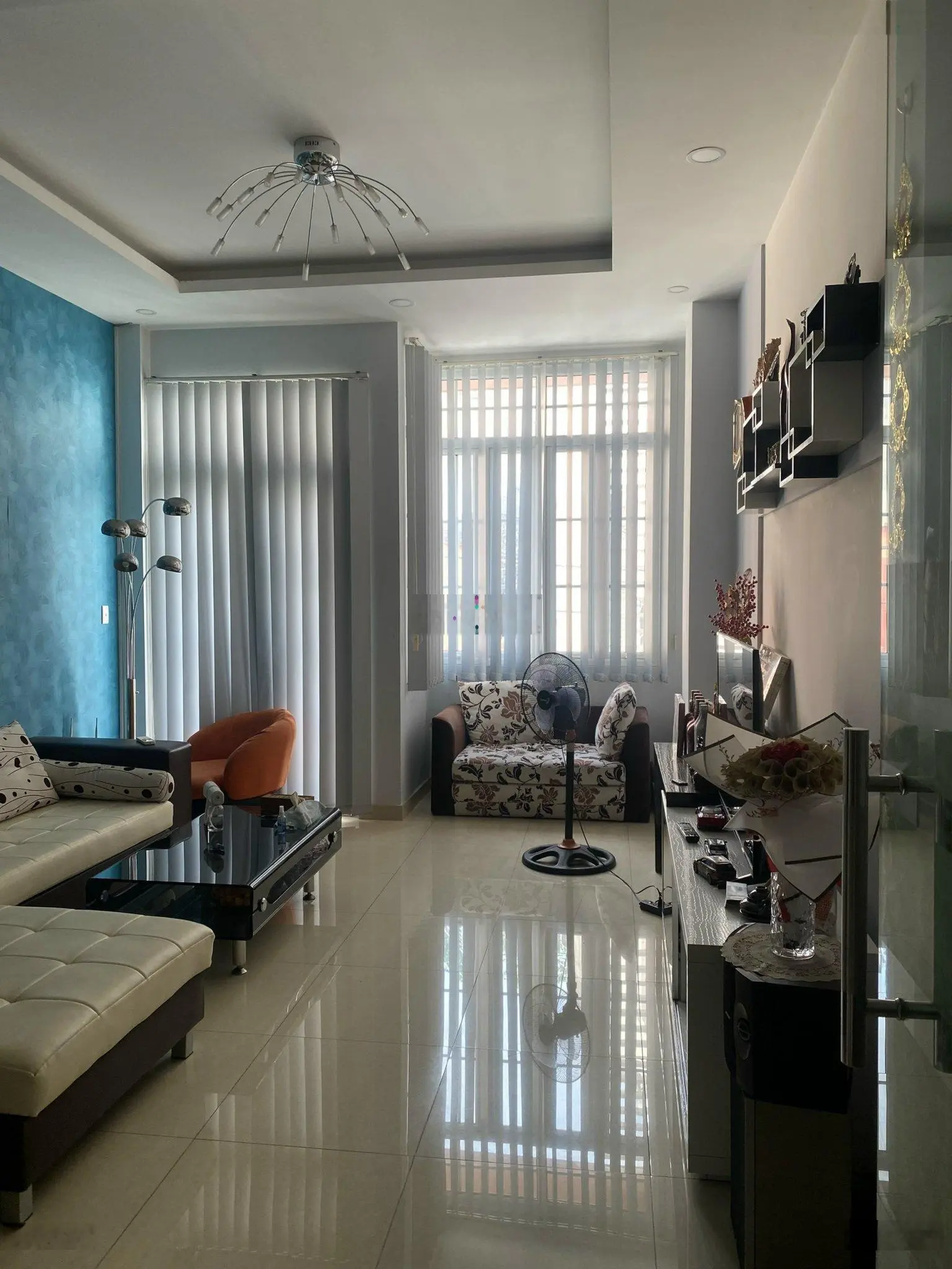 Siêu phẩm (4.2x13m) 9.2 tỷ ô tô 7 chỗ đậu trong nhà ngay Vincom đủ tiện ích nhà mới cứng