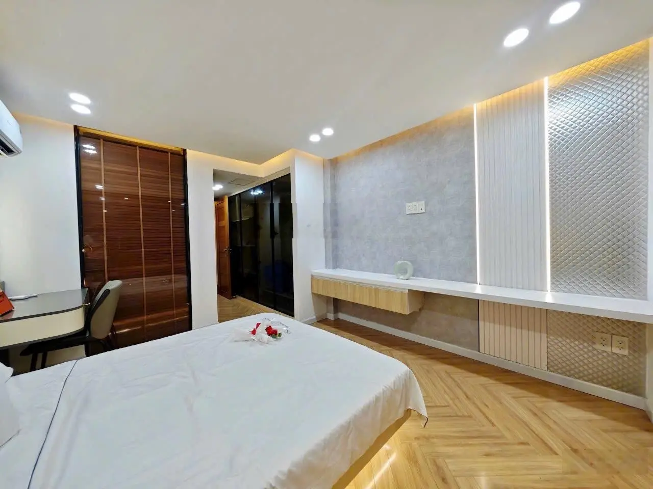 Bán nhà 3 tầng Phan Xích Long, kết cấu đep, hẻm thông giá 6,95 tỷ