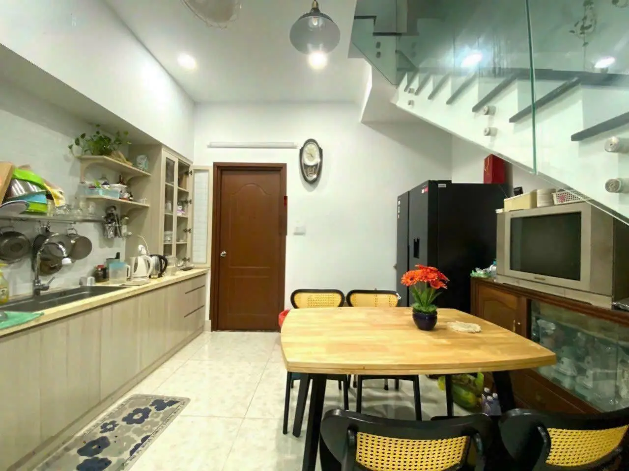 Nhà 3 tầng ngay chợ Hiệp Bình (4*20m) hẻm xe hơi quay đầu giá chỉ 7.6 tỷ