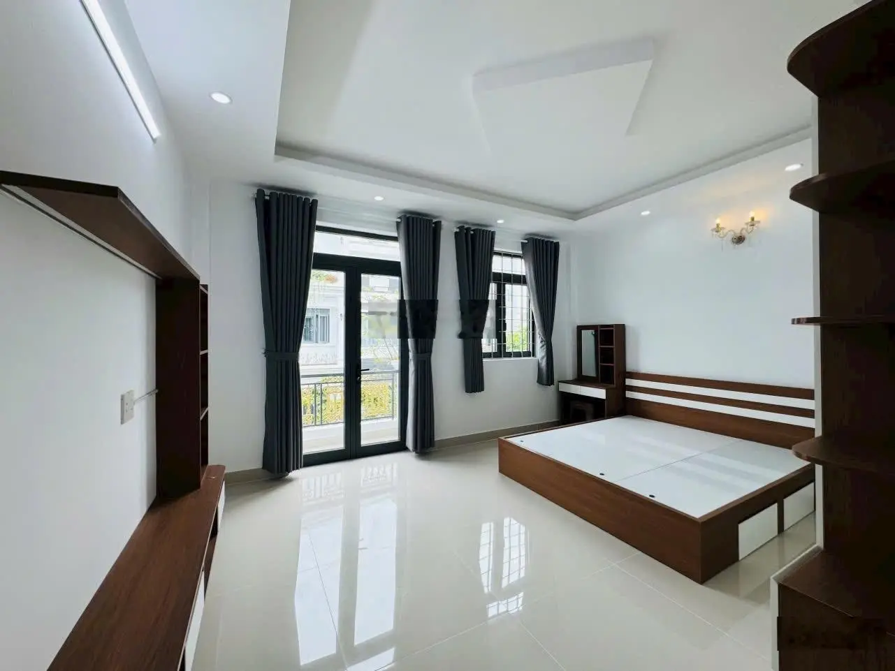 Bán nhà tân cổ điển-khu dân cư huỳnh tấn phát