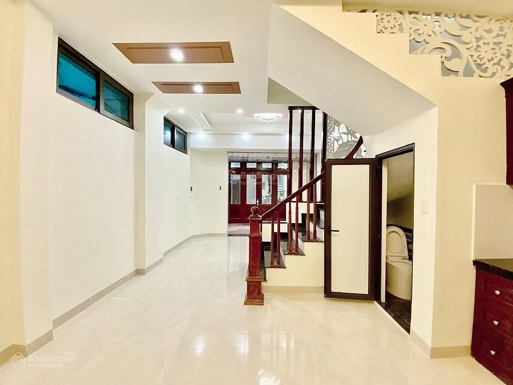 Bán nhà Phú Minh , 35m2 , 5 tầng , 4,8 tỷ , vài bước ra ô tô , bãi đỗ xe 30m , vị trí tuyệt vời .