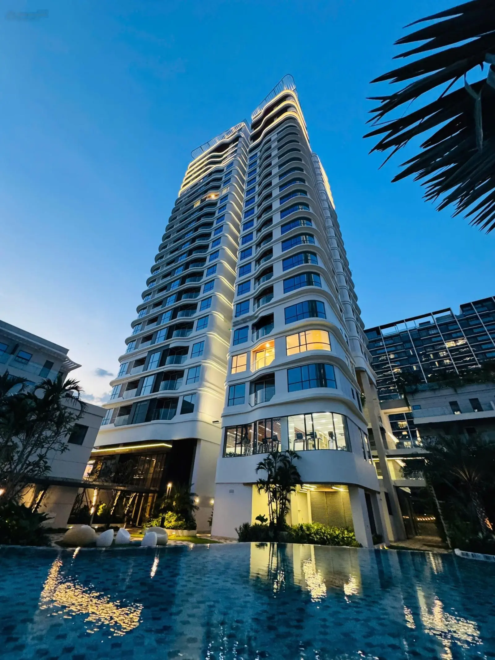 Bán 2 phòng ngủ zeit river thủ thiêm 90m2 view hồ bơi nội khu đẹp giá đầu tư net giá gốc 14ty380